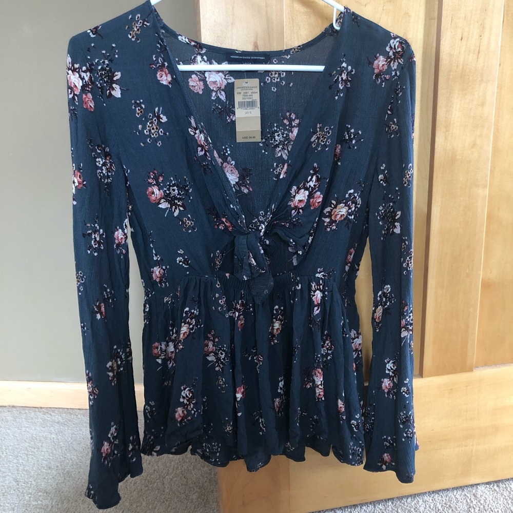 American eagle tie front floral peplum top